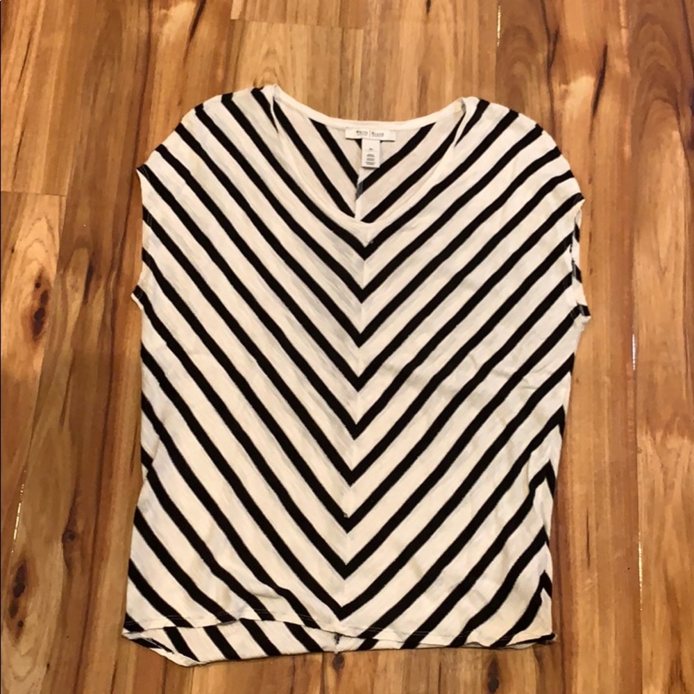 White House black market top size xs black white
